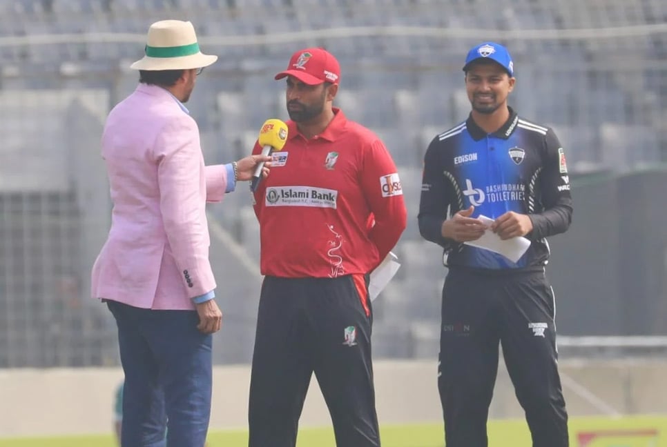 টস জিতে সাকিবদের ব্যাটিংয়ে পাঠাল তামিমের বরিশাল