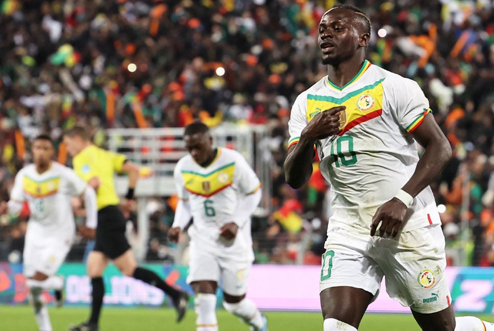 কেন হঠাৎ রেগে গেলেন মানে?