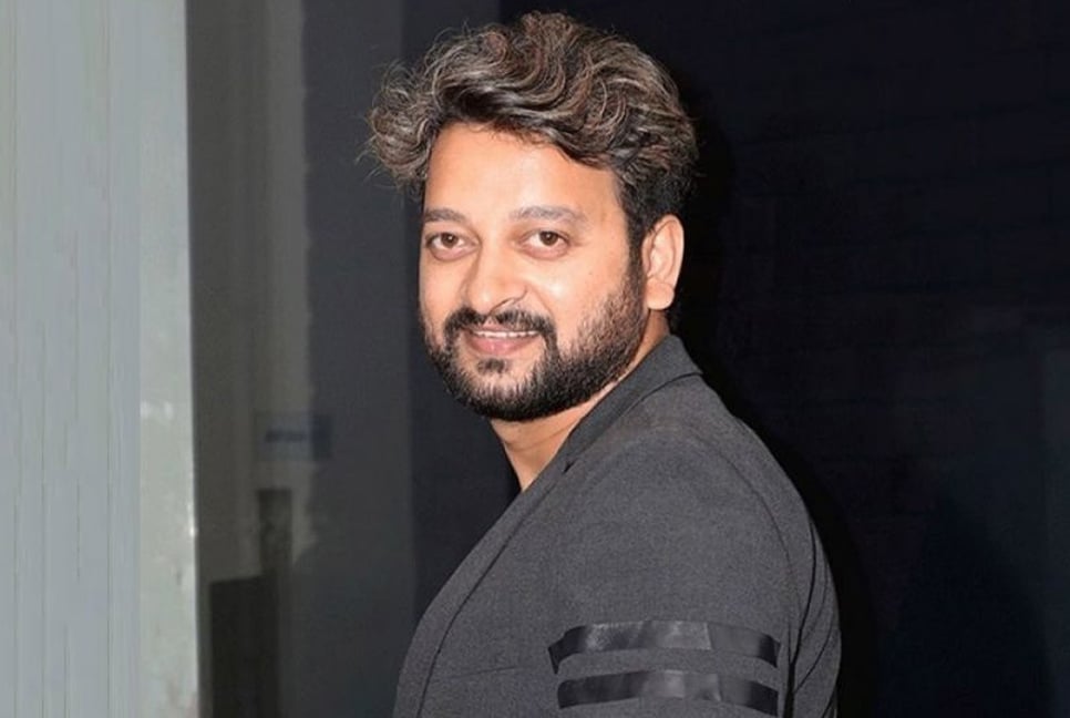 চলচ্চিত্র শিল্পী সমিতির দায়িত্ব থেকে অব্যাহতি চাইলেন সাইমন সাদিক