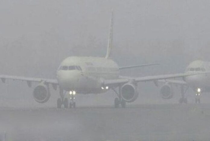 ঘন-কুয়াশায়-১২টি-ফ্লাইটের-শিডিউল-বিপর্যয়.jpg
