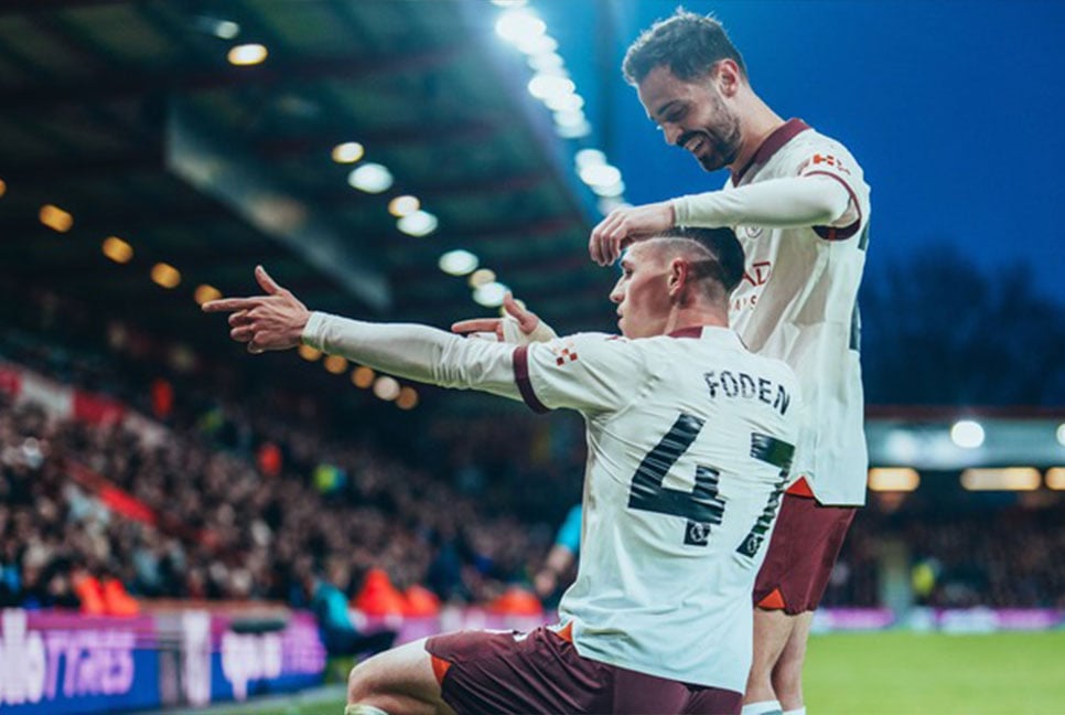 লিভারপুলের ঘাড়ে নিঃশ্বাস ফেলছে ম্যানসিটি