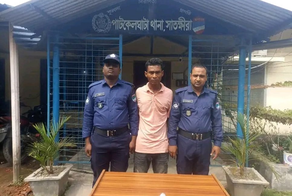 সাতক্ষীরায় ইয়াবাসহ যুবক আটক