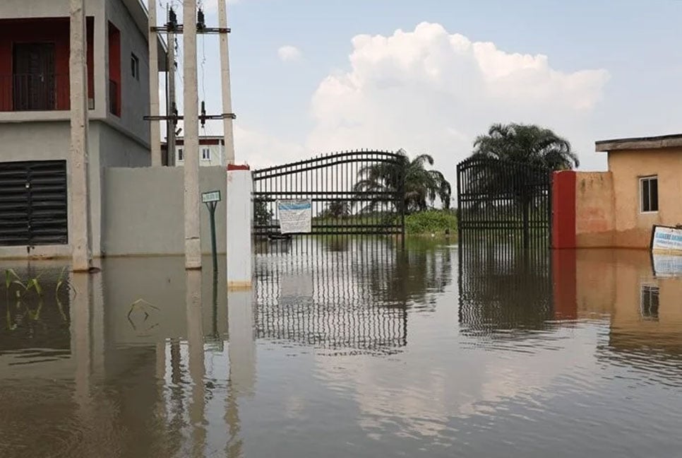 বৃষ্টিতে বিধ্বস্ত কারাগার থেকে পালালেন ১১৮ কয়েদি