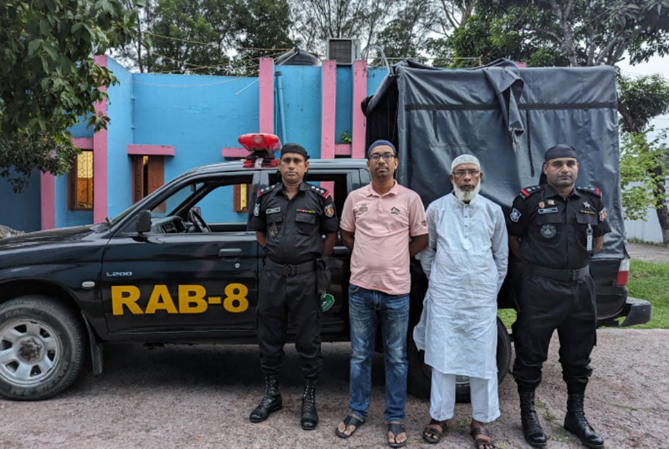 দুমকিতে হত্যা মামলার আসামি আটক