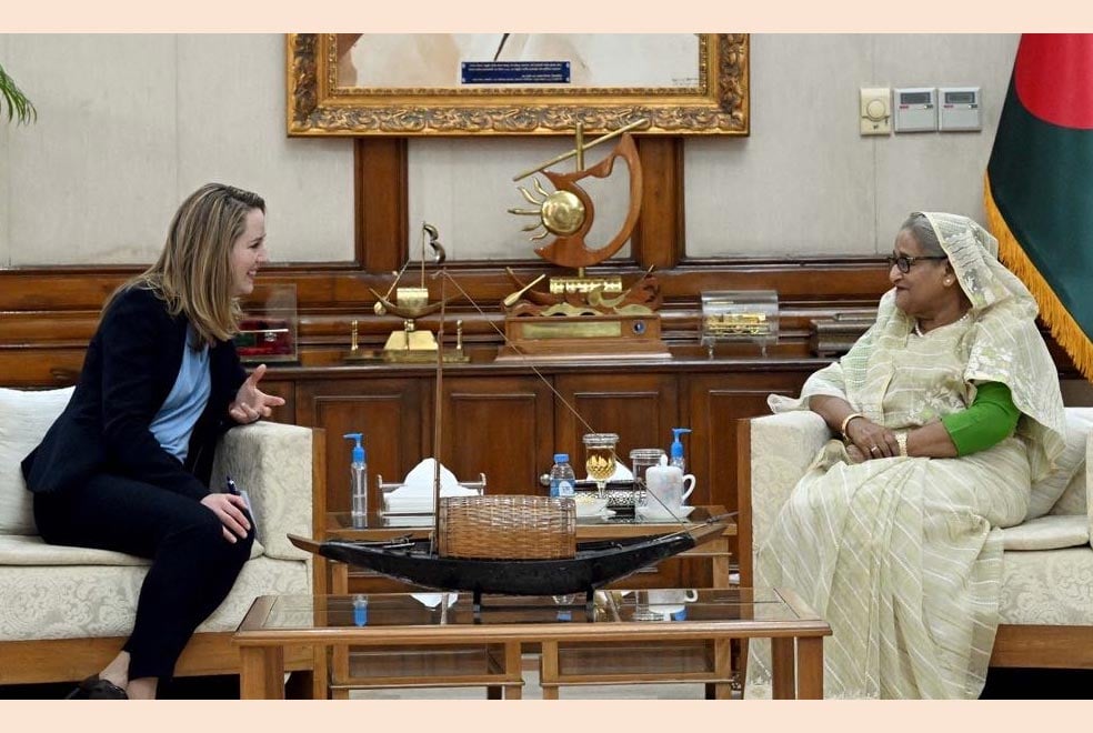 প্রধানমন্ত্রীর সঙ্গে আইওএম মহাপরিচালকের সৌজন্য সাক্ষাৎ 