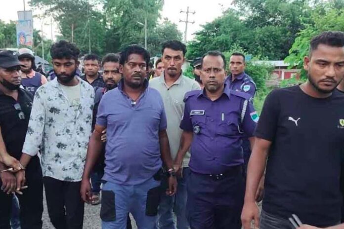 বাগেরহাটে চার বিদেশি পিস্তলসহ ১১ সন্ত্রাসী আটক