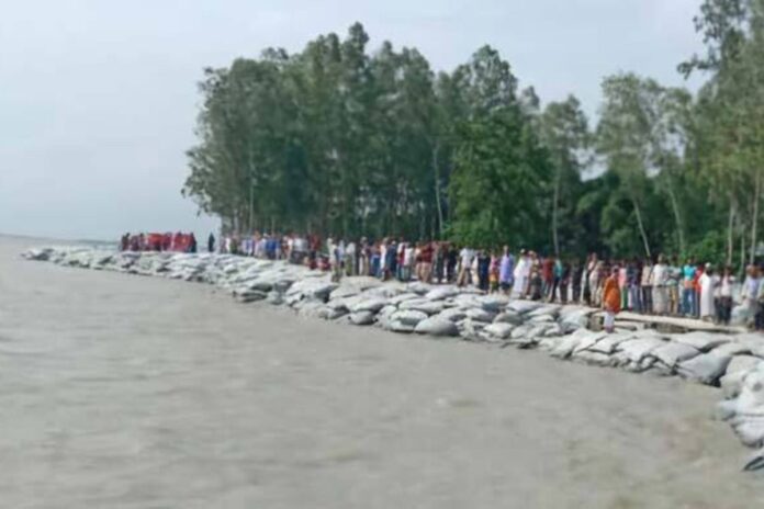 সিরাজগঞ্জে নদী ভাঙ্গন রোধে স্থায়ী বাঁধ নির্মাণের দাবি