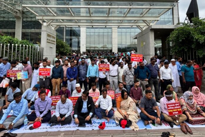 1751178263-c03bb939f238d77dd217aa76d7624498 দ্বিতীয় দিনের মতো এনবিআরে শাটডাউন