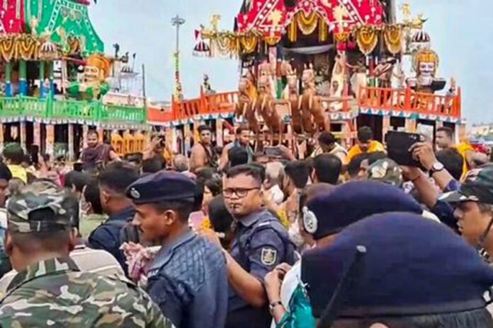 ভারতে রথযাত্রায় পদদলিত হয়ে তিনজনের প্রাণহানি