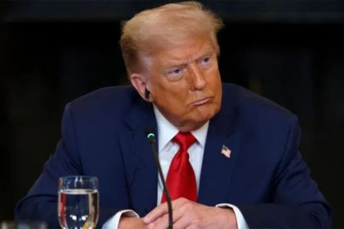 কানাডার পণ্যে ৩৫% শুল্ক আরোপের হুমকি ট্রাম্পের