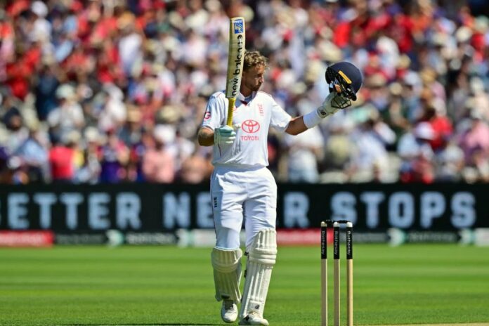 টেস্টে শীর্ষে ফিরলেন জো রুট