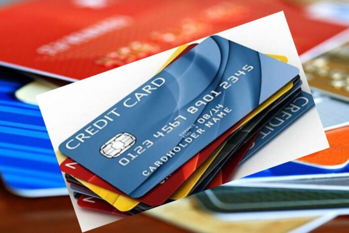 ক্রেডিট কার্ডে খরচ কমেছে ভারতে, বেড়েছে চীনে