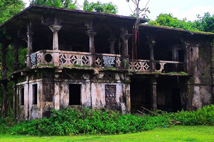 ভগ্নদশায় বাড়ি, হারিয়ে যাচ্ছে হাসন রাজার স্মৃতি চিহ্ন