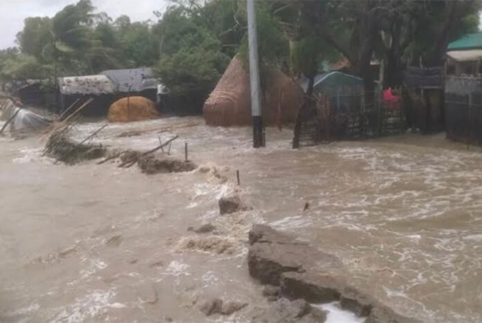 অস্বাভাবিক জোয়ারের পানিতে প্লাবিত কুতুবদিয়া