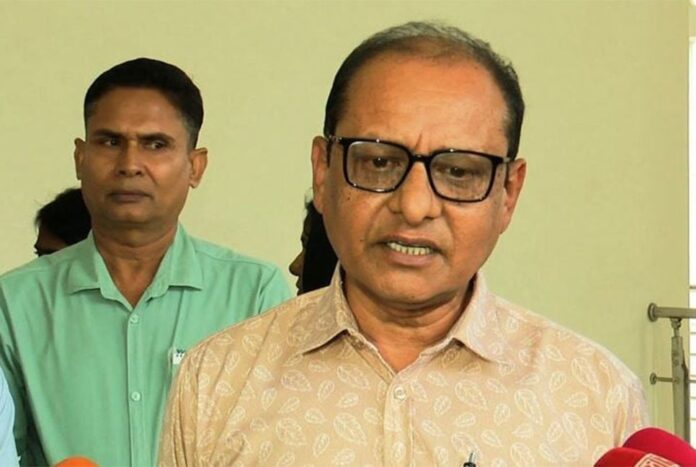 1753964558-cae251b44a8cf5424a6f66a9208cd2ed গণতন্ত্র চর্চা করলে সমাজের বৈষম্য হ্রাস পায় : গণশিক্ষা উপদেষ্টা