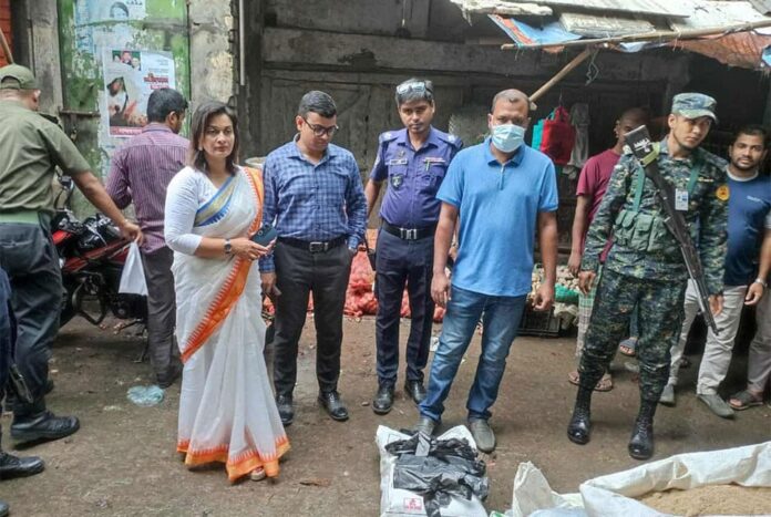 সারাদেশে পলিথিন ও শব্দ দূষণ রোধে অভিযান, জরিমানা আদায়