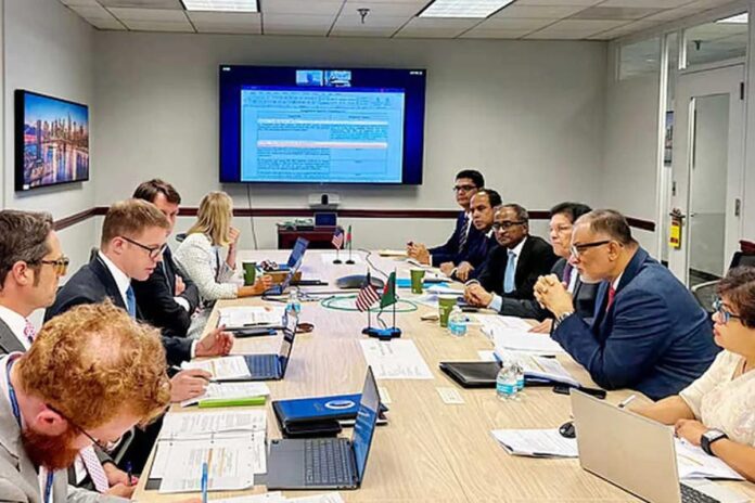 রপ্তানি বাধাগ্রস্ত হওয়ার আশঙ্কা নেই, প্রতিযোগিতামূলক অবস্থায় থাকব : বাণিজ্য উপদেষ্টা