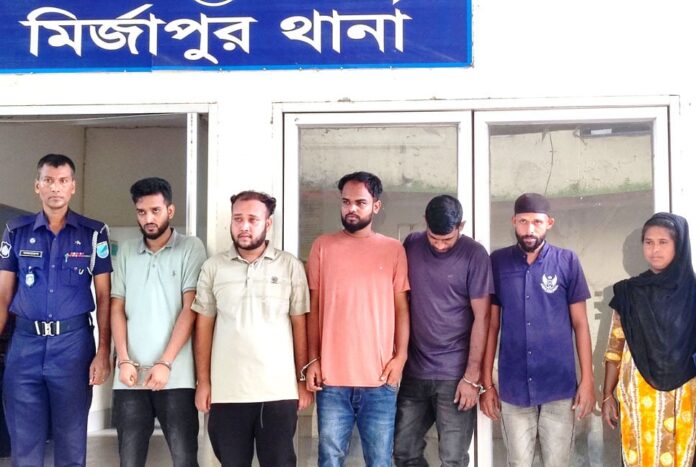 মির্জাপুরে অপহরণ করে চাঁদা দাবি, নারীসহ গ্রেপ্তার ৬