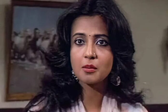 ছারপোকার জ্বালায় অতিষ্ঠ, কান্নাকাটি করে চলে আসেন মুনমুন