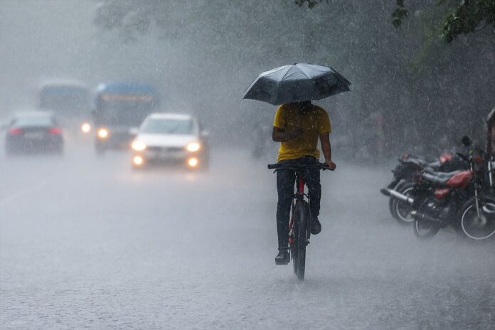 চার বিভাগে বাড়তে পারে বৃষ্টিপাত
