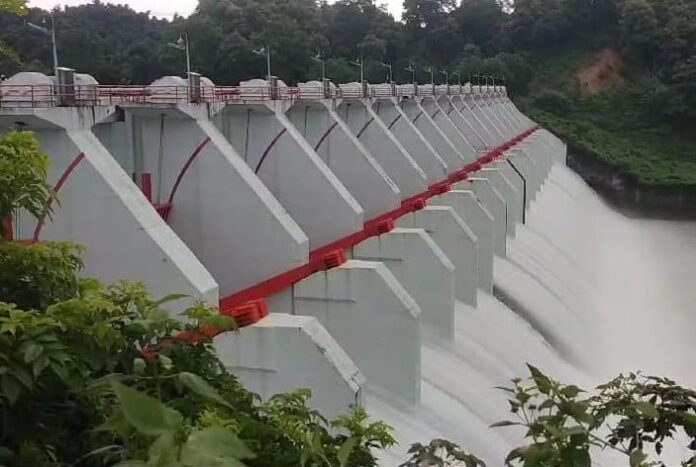 রাঙামাটি কাপ্তাই হ্রদের পানি বিপদসীমার কাছাকাছি:  খোলা হবে ১৬টি স্পিলওয়ে