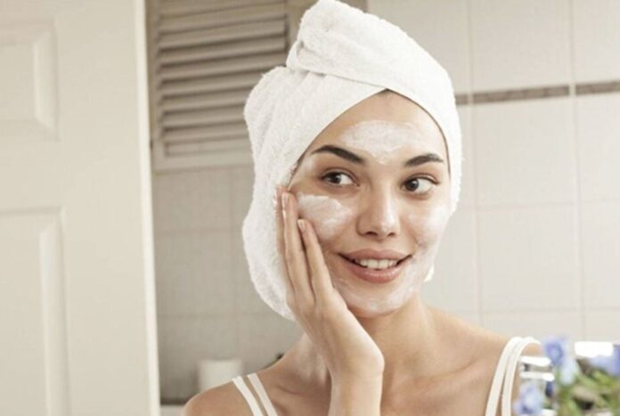 বর্ষাকালে ত্বকের উজ্জ্বলতা বাড়াতে যা করবেন