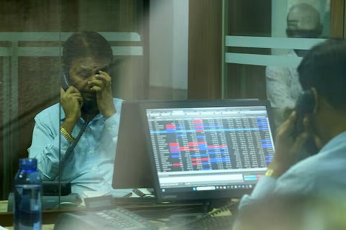 ট্রাম্পের ৫০% শুল্ক : ভারতের শেয়ারবাজারে বিশাল ধস, নামবে জিডিপিও!