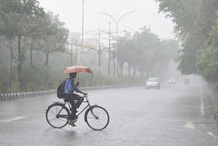 1754719337-0fe2139b6f9163c35648cb82bdd0a4d0 আগামী ২৪ ঘণ্টায় দেশজুড়ে ঝরবে বজ্রবৃষ্টি