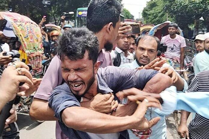1755427107-a764289904b3de64f1b6064723494388 সেই রিকশাচালককে কীসের ভিত্তিতে গ্রেফতার, ওসির ব্যাখ্যা তলব