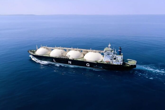 ৩ কার্গো এলএনজি ও ২ লাখ ৪৫ হাজার টন সার ক্রয় করবে সরকার