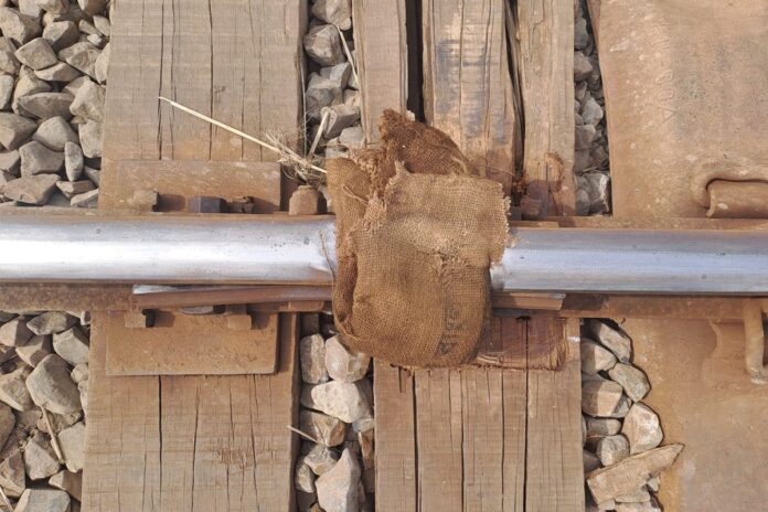 1755617032-edab7ba7e203cd7576d1200465194ea8 নাটোরে মেরামতের পর রেল চলাচল স্বাভাবিক