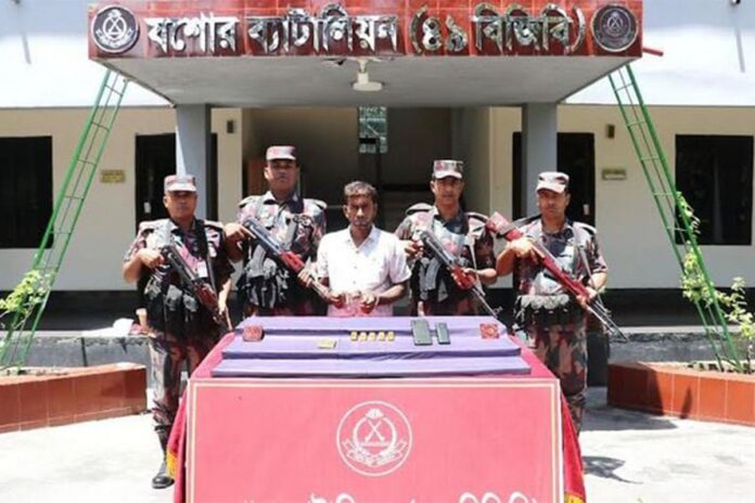 1755620110-af2b8b93e44237de618542cfb4f70170 যশোরে স্বর্ণের বার জব্দ, আটক ১