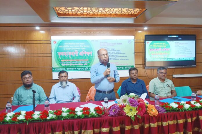 কুমিল্লায় বিনাধান নিয়ে কৃষক প্রশিক্ষণ