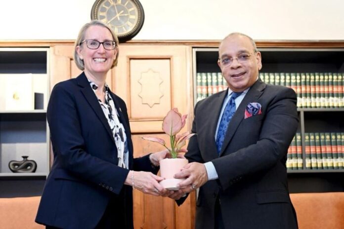 1755635287-f81cad07b27d8527559d3c40faf56dbe প্রধান বিচারপতির সঙ্গে সাক্ষাৎ ব্রিটিশ হাইকমিশনারের