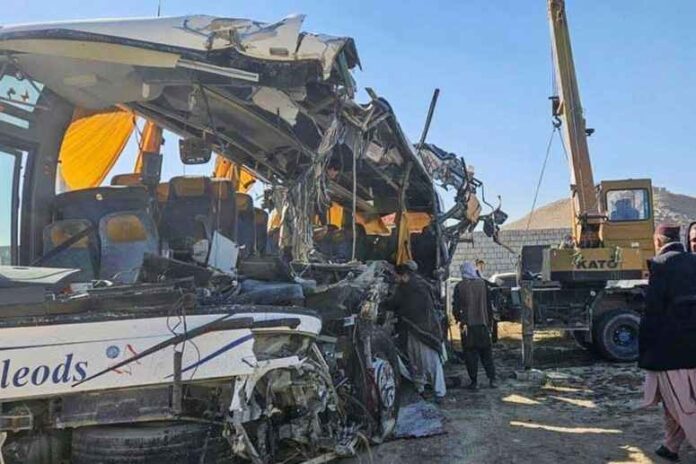 1755659448-e06d061a77a7bde916b8a91163029d41 আফগানিস্তানে ভয়াবহ সড়ক দুর্ঘটনা, নিহত ৭১