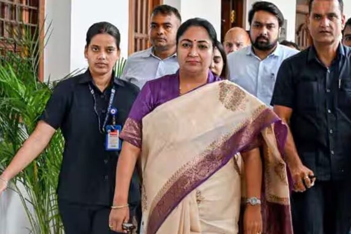 1755662852-8e2882d1b33896bace986f1947ee98a0 জনশুনানিতে দিল্লির মুখ্যমন্ত্রী রেখা গুপ্তকে চড়, যুবক আটক