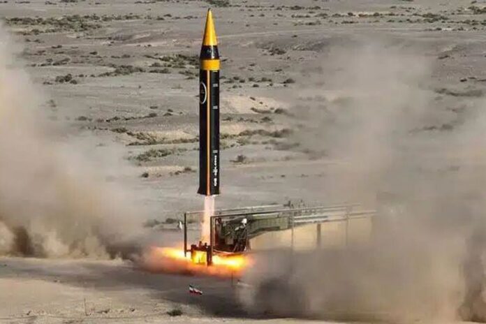 আরও শক্তিশালী ক্ষেপণাস্ত্র বানিয়েছে ইরান, প্রতিরক্ষামন্ত্রীর হুঁশিয়ারি