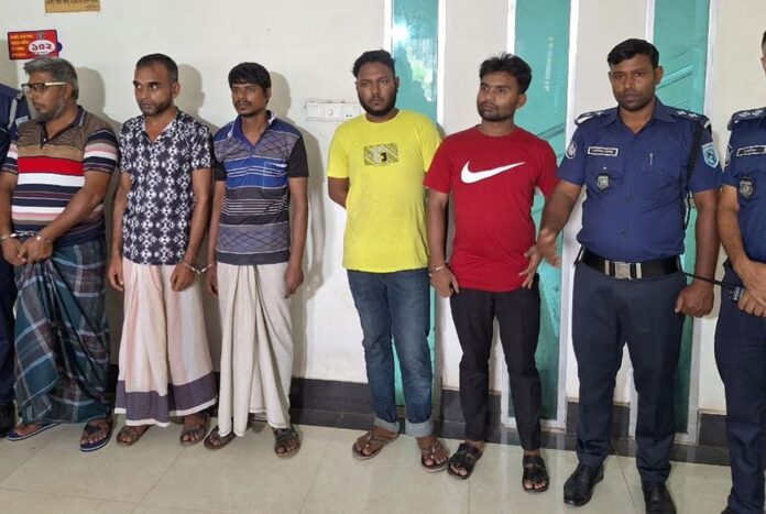 গোবিন্দগঞ্জে পুলিশি অভিযানে গ্রেফতার ৫