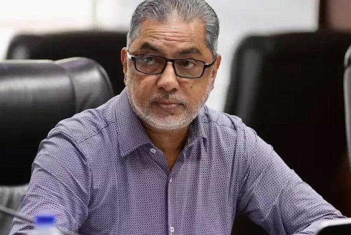 বিসিবির নির্বাচন থেকে সরে দাঁড়ালেন মাহবুব আনাম