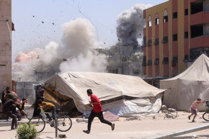 গাজা সিটিতে ইসরায়েলের অভিযান, জীবন বাঁচাতে পালাচ্ছেন ফিলিস্তিনিরা