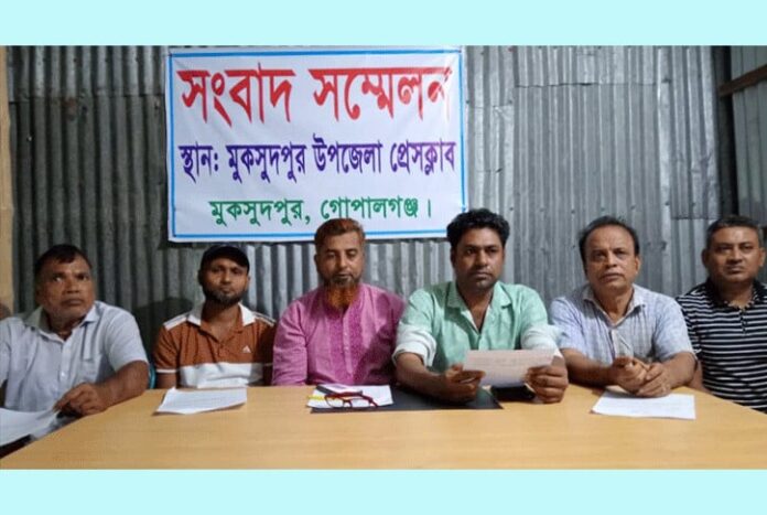 গোপালগঞ্জে দুই দি‌নে আওয়ামী লীগ থেকে ১৪ নেতার পদত্যাগ