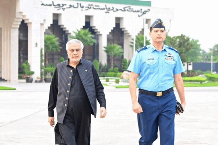 ১৩ বছর পর ঢাকায় পাকিস্তানের পররাষ্ট্রমন্ত্রী