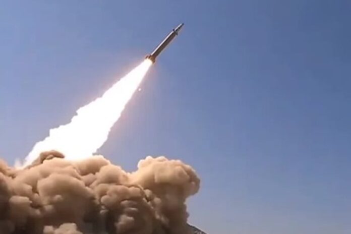 এবার ইসরায়েলের বিরুদ্ধে ক্লাস্টার মিউনিশনযুক্ত মিসাইল ছুড়লো হুতি