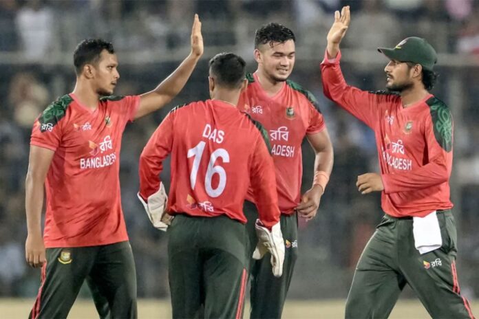 নেদারল্যান্ডসের বিপক্ষে বোলিংয়ে টাইগাররা, একাদশে সাইফ