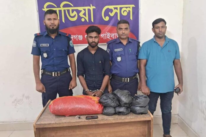 1756568829-6186c5e7135e686bc722134196cf52ac গোবিন্দগঞ্জে ৮ কেজি গাঁজাসহ যুবক গ্রেপ্তার