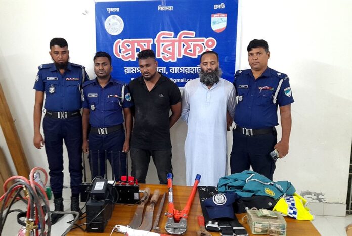 বাগেরহাটে দুই ডাকাত গ্রেফতার