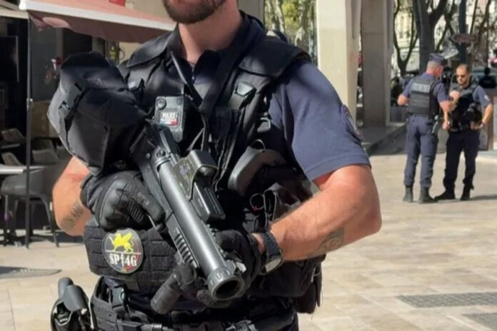 ফ্রান্সে হোটেলে পাঁচজনকে ছুরিকাঘাত, পুলিশের গুলিতে হামলাকারী নিহত