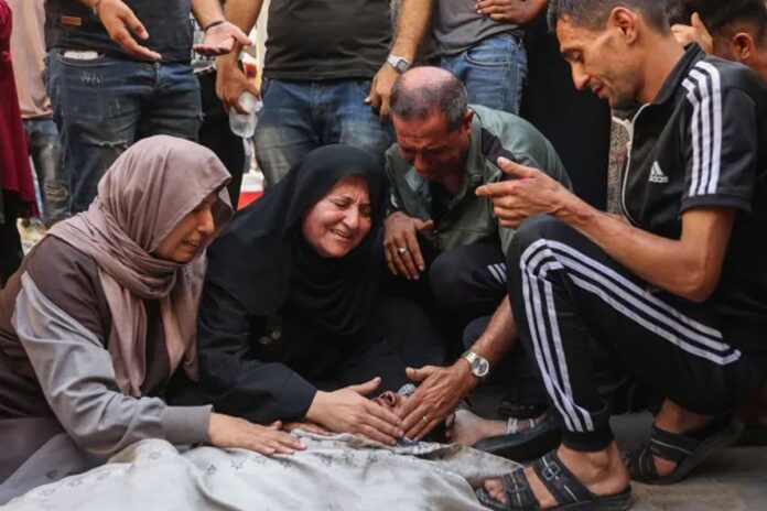 গাজায় ইসরায়েলি হামলায় এক দিনে নিহত ১০৫