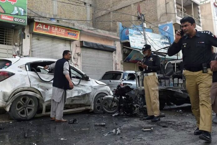 পাকিস্তানে রাজনৈতিক সমাবেশে আত্মঘাতী বোমা হামলায় নিহত ১১