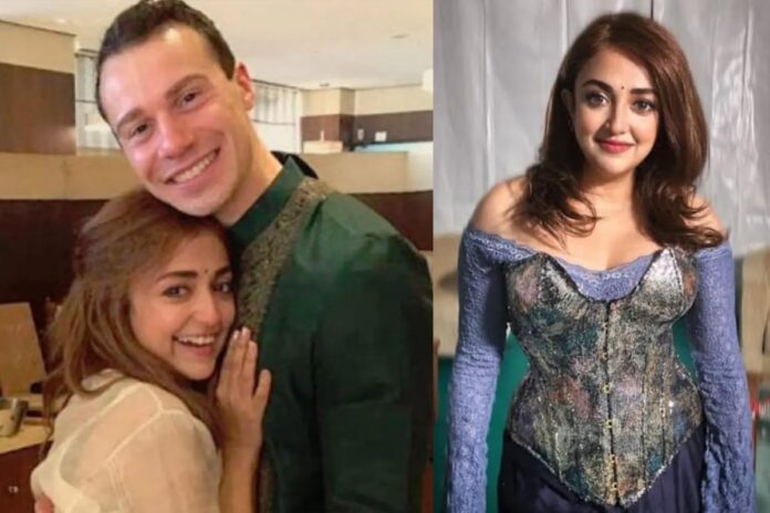 সত্যিই কি সংসার ভাঙছে মোনালি ঠাকুরের